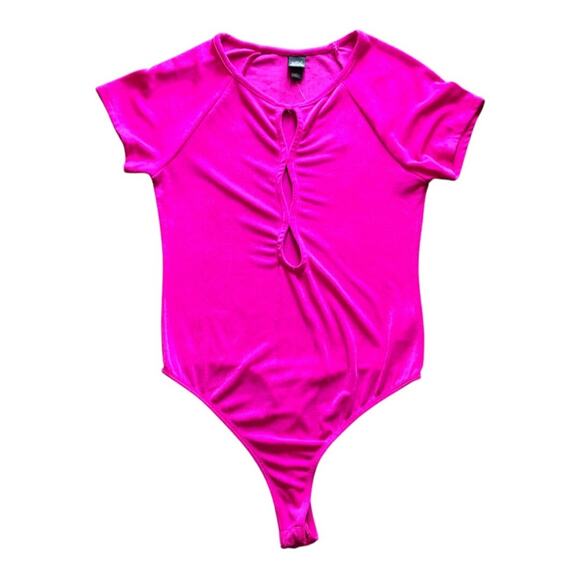 Wild Fable NWT Womens Trendy Cut-Out Sleek Bodysuit Bold Vibrant Pink Sz Medium - Picture 10 of 10